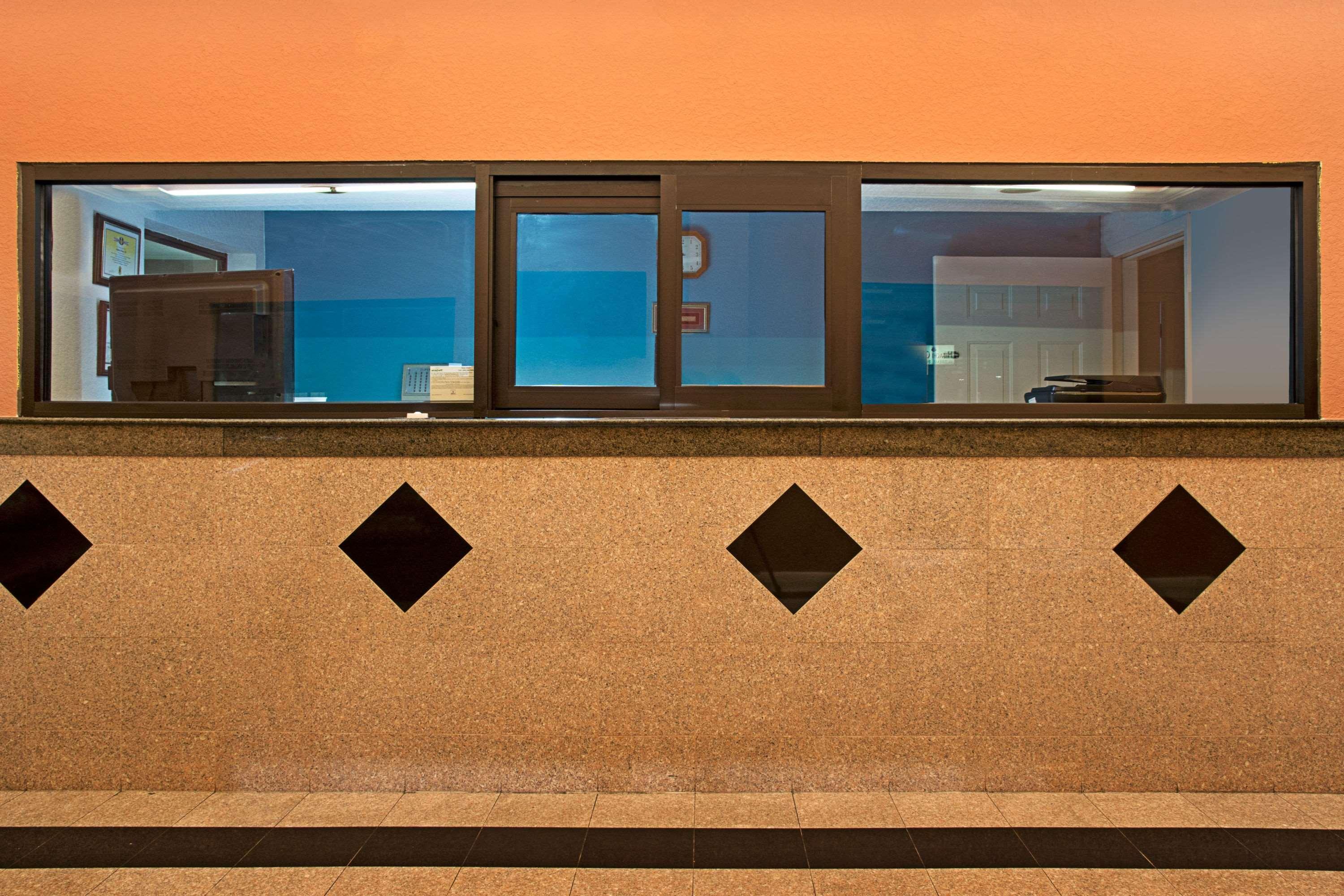 Super 8 By Wyndham Houston/Brookhollow Nw Buitenkant foto