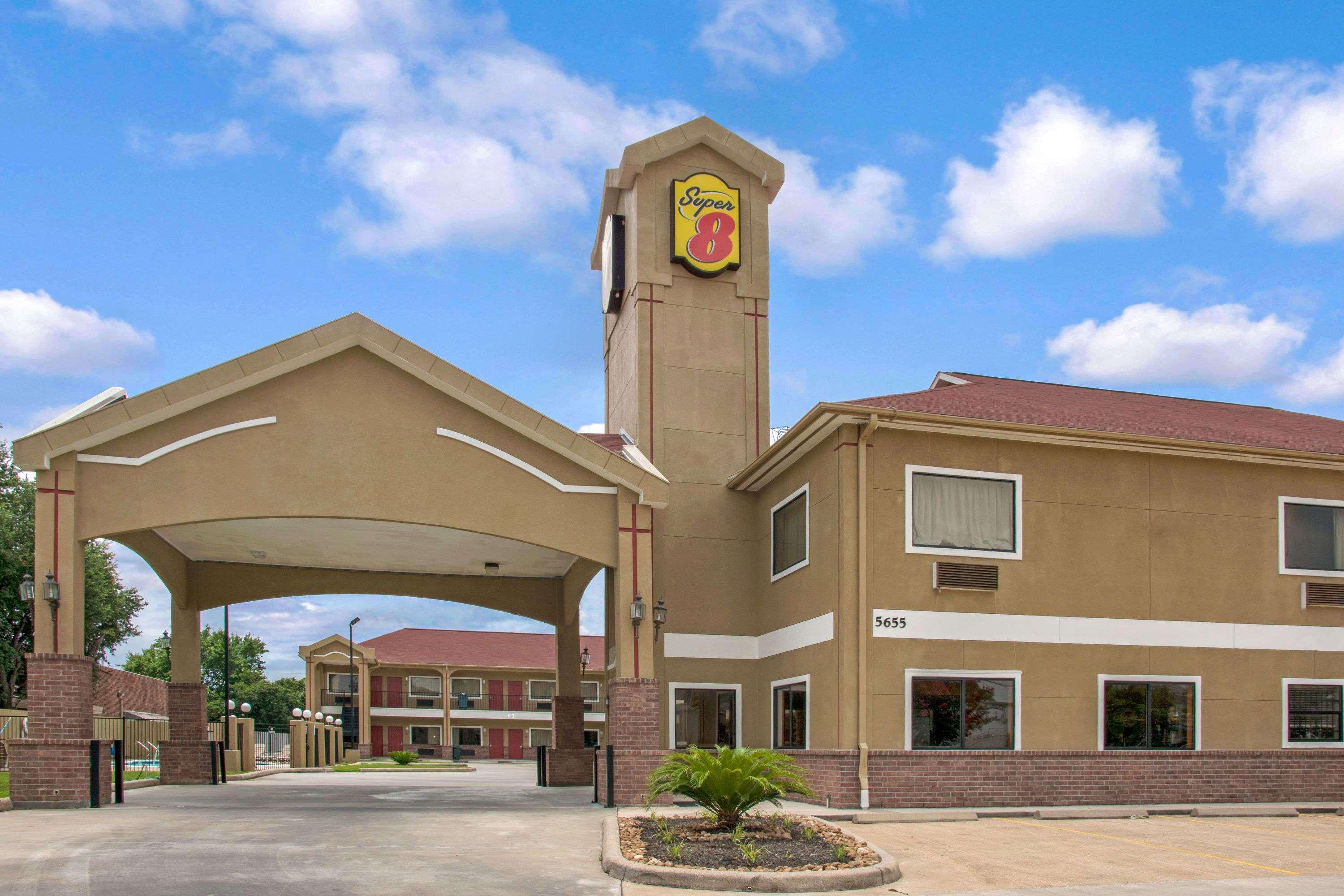 Super 8 By Wyndham Houston/Brookhollow Nw Buitenkant foto