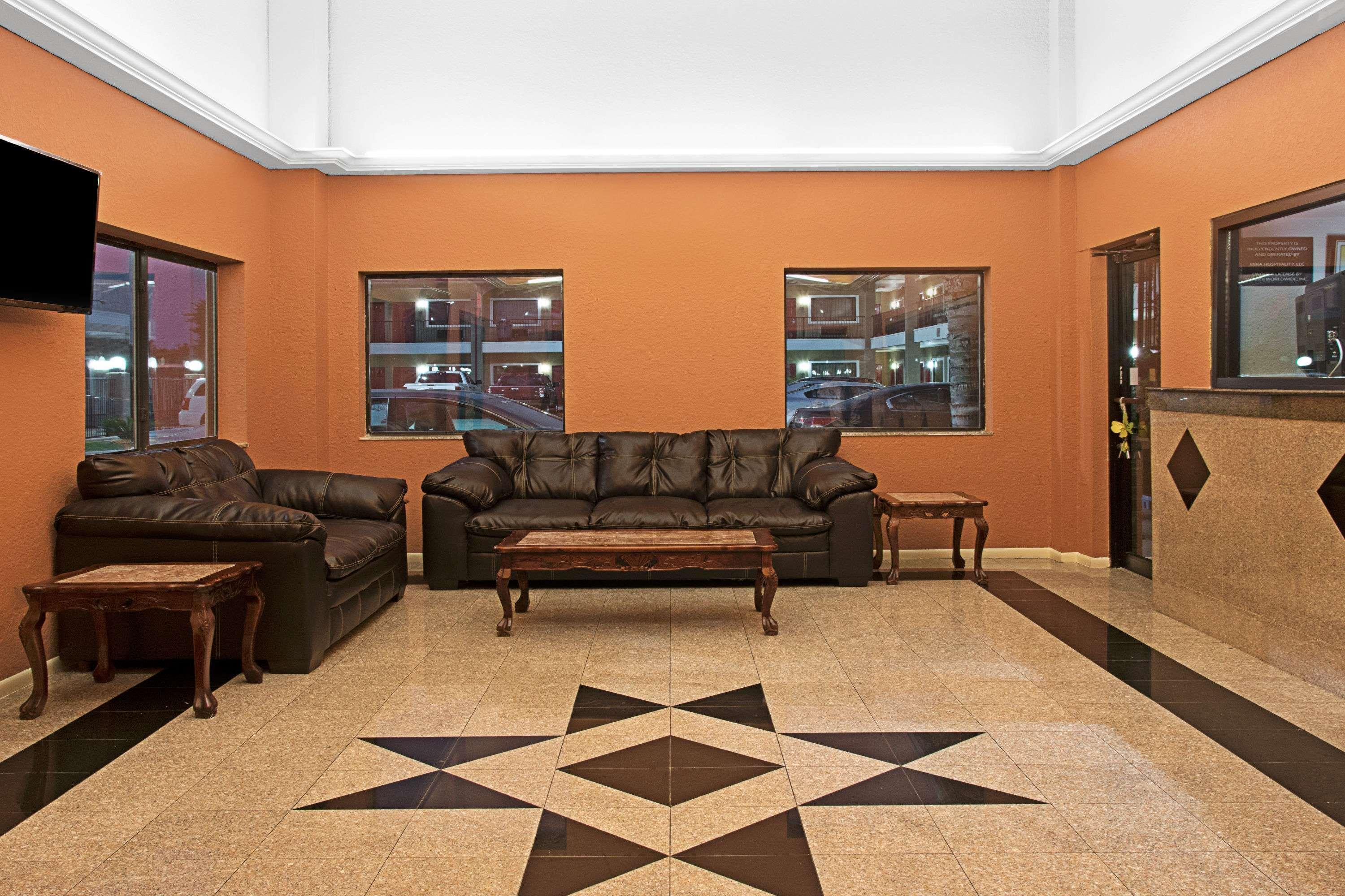 Super 8 By Wyndham Houston/Brookhollow Nw Buitenkant foto